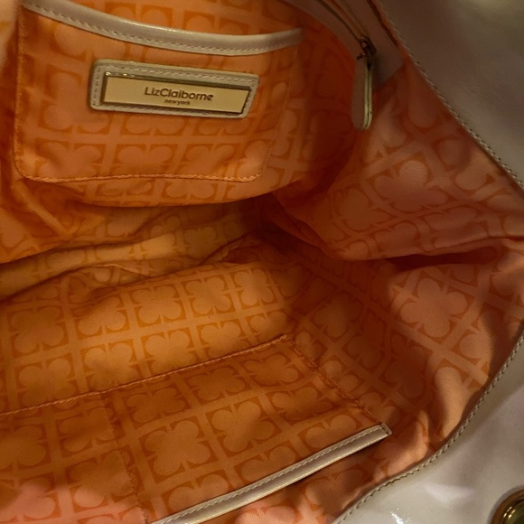 Liz Claiborne Basket Weave Tote - Picture 12 of 13